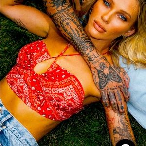 Bandana top -JAGGER & STONE CRUZ SCARF TOP RED